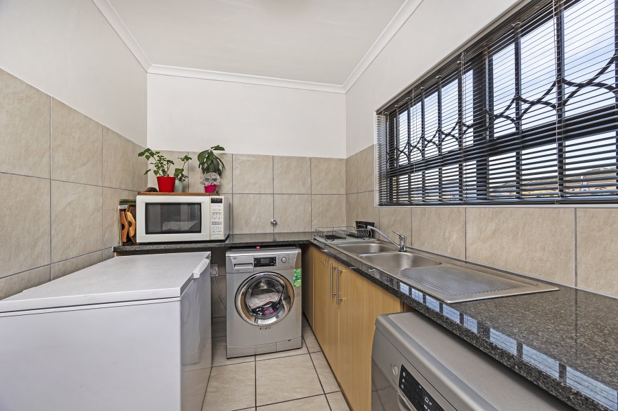 3 Bedroom Property for Sale in Jakarandas Western Cape